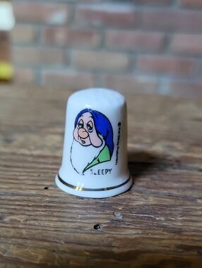 Vintage Snow White Sleepy Dwarf Porcelain Bone China Thimble with Gold Trim
